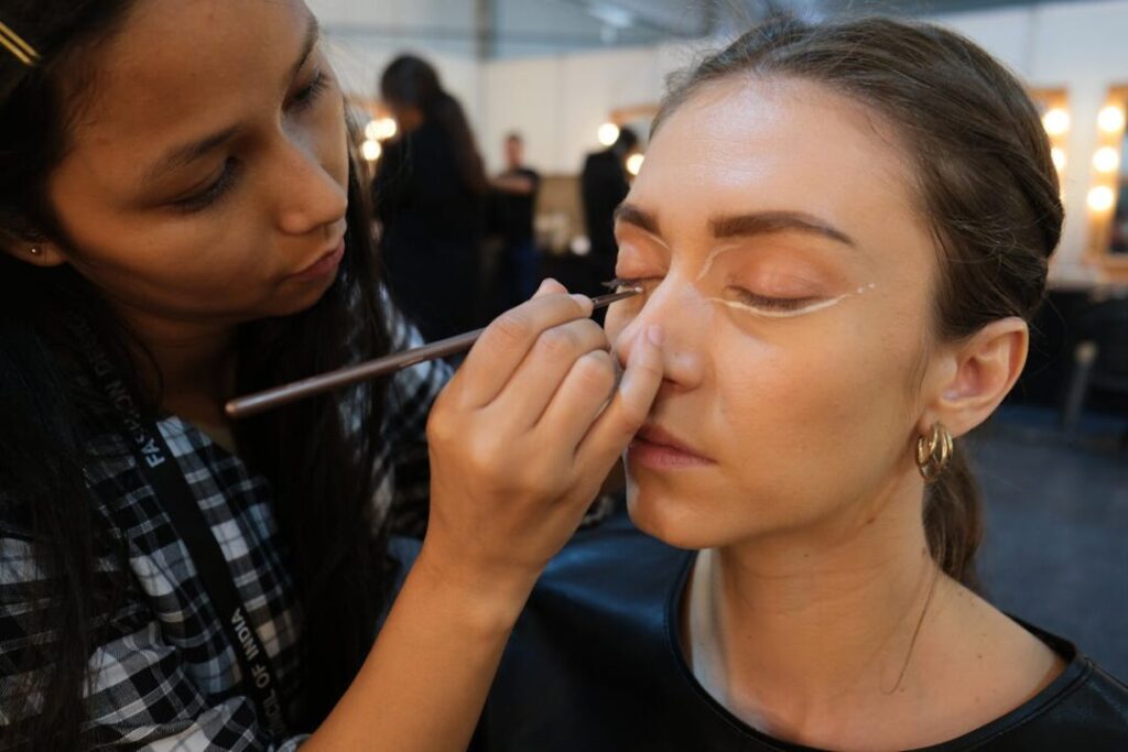 Make up side hustle